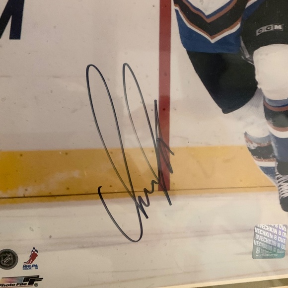 Autographed 2006 Rookie of the Year Alexander Ovechkin 8" x 10" Photo with Frame - Picture 8 of 10